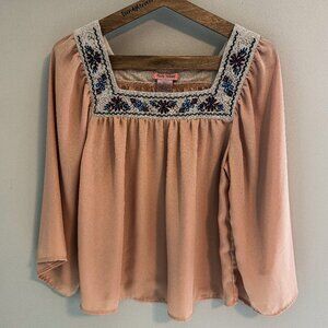 VGUC Flying Tomato | X-Small | Salmon Pink with Lace Detail Flowy Blouse